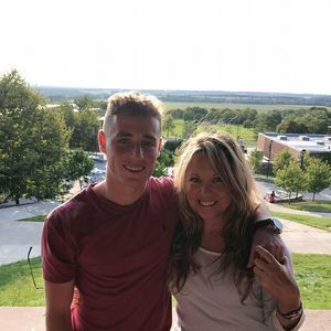 Meet your Posher, Joni